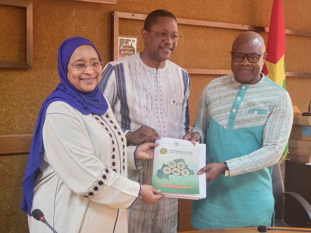 Visite de travail et d’échanges entre Madame le ministre de la Santé et du Développement social avec son homologue ministre de la Santé et de l’Hygiène Publique du Burkina-Faso